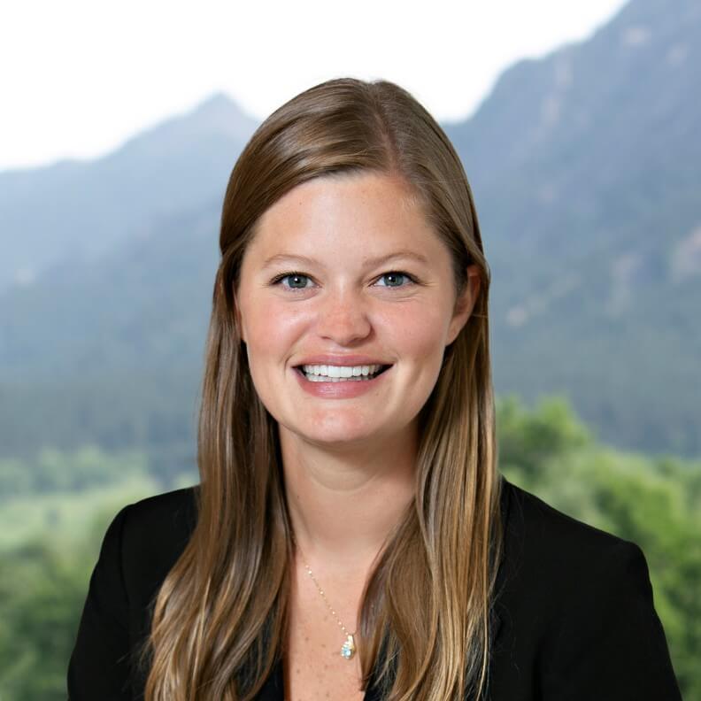 Portrait of Katie Caswell.